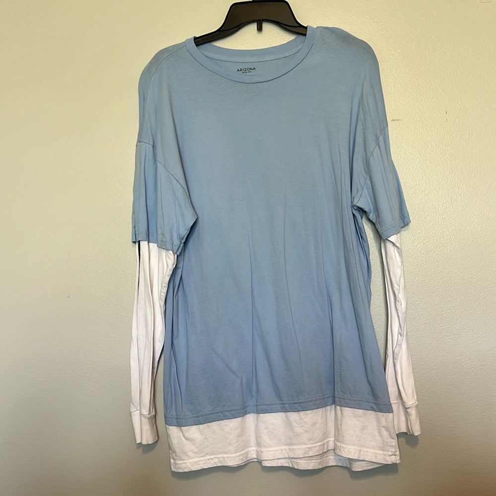 Size small oversized fit layered blue and white brand Arizona